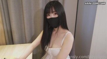 懒懒猪 外卖少女の肉体补偿 网丝萝莉白虎蜜穴 又嫩又粉 疾速输出娇吟催精 夹击插入十分上头