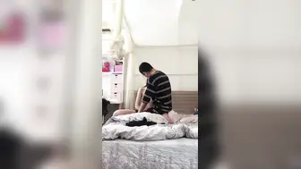 放暑假女朋友家里人都去上班了，到她闺房做爱，干到浴室，用手机自拍，1080P高清无水印