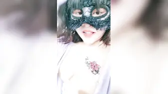 一只小狐仙精彩4P大秀【上篇】跟好姐妹一起让三个男人玩弄调情，淫声荡语互动狼友撩骚，吃奶舔逼口交大鸡巴各种草