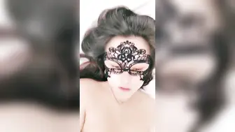 一只小狐仙精彩4P大秀【下篇】跟好姐妹一起让三个男人玩弄调情，淫声荡语互动狼友撩骚，吃奶舔逼口交大鸡巴各种草