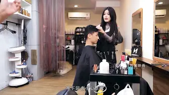 【麻豆传媒】职场淫行系列【理发师大胆淫行】稀缺破解摄像头！各角度切换！高清720P原版首发【MDWP0004 】