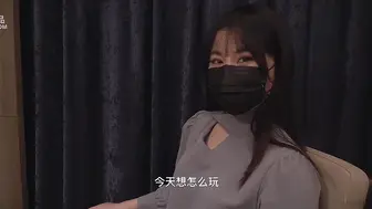 [糖心Vlog] 【网红女神】超火爆独家剧情片蜜汁白虎尤物【娜娜】律师制服的淫语挑逗，滑润汁水蜜穴顶不住了，内射无毛蜜鲍