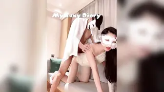 全网首发【极品反差婊-爱丝袜Vivian姐】定制版主题【白丝袜女神诱惑】白色丝袜，诱惑着你，自慰爆操，口交 颜射. 高清960P原版无水印