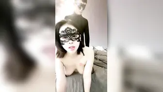 超级高颜值的气质豪乳女友【啪啪大秀上篇】和小鲜肉男友口爆，白衣巨乳太诱人了