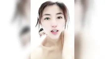 良家小少妇露脸看着很纯没想到这么骚，给小哥深喉口交大鸡巴还跟狼友撩骚，让小哥无套后入爆草抽插浪叫呻吟