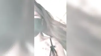 电臀女郎马甲线细腰【中篇】顶级美腿肥臀，把诱惑发挥到极致，翘起屁股上下摆弄，道具假屌爆插，从下面视角掰穴，高跟鞋骑坐