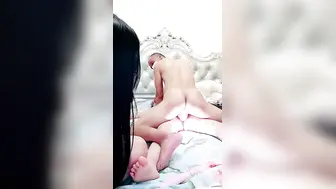 儿子不在家-乱伦群交【上篇】家光头佬公公和女儿，媳妇一块在欧式大床上淫乱3P