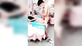 【水宜方养生SPA会所】女人的夜生活也很精彩，享受小哥的专业按摩刺激荷尔蒙分泌，大鸡巴插进嘴里爆草，揉捏骚奶子玩逼逼，爆草蹂躏