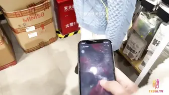不见星空 罕见外出挑逗控制挑战 开门露出肏穴 公厕后入蜜臀极爽爆射(1)
