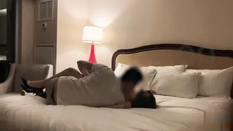 极品伴娘在瀑布景观酒店窗户前被狠狠暴操  loliiiiipop99 下面有根棒棒糖 OnlyFans (1)