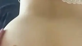 出轨老婆的美乳闺蜜