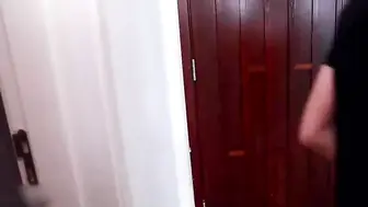 参加前男友婚礼醉酒回傢哥哥趁虚而入 那粗暴的吻封住我的喘息。我知道不该，却又无法拒绝