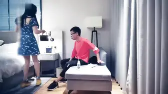 蓝裙妹换穿情趣护士装骑乘后入变换各种姿势