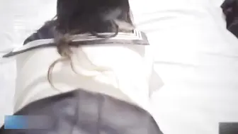 哥哥趁父母不在家，诱骗妹妹狠狠干粉穴