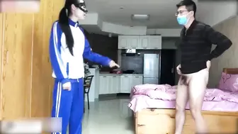 女学生被恋足癖班主任 威逼利诱开房做爱足交，陷入一场欲火焚身的禁忌之恋