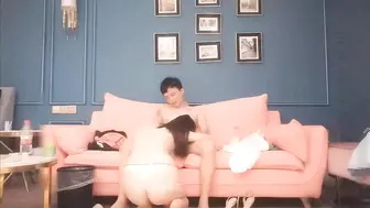 约极品大奶少妇，口交诱人啪啪