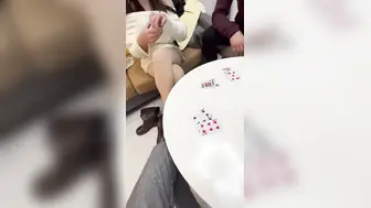 绿帽大神真实记录换妻聚会 淫乱的脱衣服扑克游戏 让两女穿上丝袜共侍一夫
