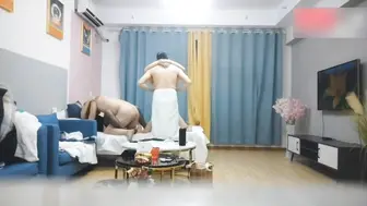 绿帽淫妻，三男两女换妻群p谁也不闲着草逼又草嘴