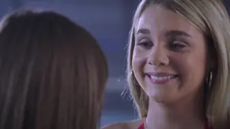 BLACKED Riley Reid 被两头公牛 DPd