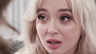 “那不是......一场轮奸!.“，悲伤的Blondie被闺蜜和8个巨大的鸡巴诽谤