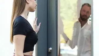 瞒着男友与他的兄弟频繁接触猛干