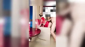 高颜值淫荡新娘合集视频流出 多年恩爱修成正果 开启淫妻之路 别人的老婆谁不喜欢呢？