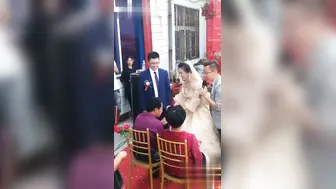 高颜值淫荡新娘合集视频流出 多年恩爱修成正果 开启淫妻之路 别人的老婆谁不喜欢呢？