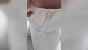 大哥外出打工，巨乳嫂子穿睡衣色诱，见面后迫不及待内射，大哥也没想到一向勤俭持家的嫂子会背着大哥有如此浪荡的一面。
