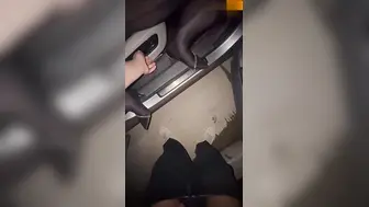 乱伦亲姐 让极品性感姐姐微露脸穿上油光黑丝趴在大马路上露出求操，姐姐还说如果被路人看到就拉他一起过来操！！！