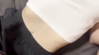 清纯反差身材苗条的少女，小粉穴小娇乳内内湿了一大片小穴，被抠的淫水狂喷无套内射