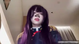 萝莉女友化身狂战士 狗链捆绑舔脚调教男友 满满反差骚劲 她娇嗔的命令，配上萝莉可爱的脸蛋，让男友欲求不满