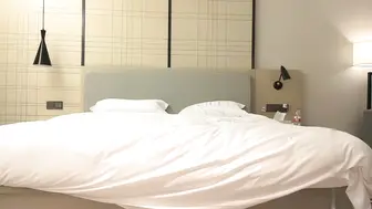 高颜值甜甜少女，温柔邻家姐姐型，穿着像小仙女
