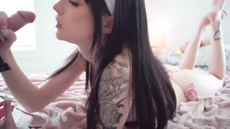 【Frankiebunny】超可爱混血白虎美女第一次啪啪视频私拍，各式女上骑乘顶操内射粉穴