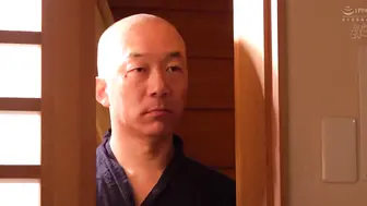 MEYD-584 [中文字幕] 中野七緒 - 老公去抽菸的5分鐘 被公公快閃中出 毎天10發的受孕中出…。