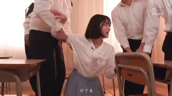 IPZZ-242 [中文字幕] 楓カレン - 實習老師、飼育中…被學生們集團輪姦的游泳部顧問