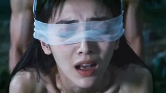 《尹志平爆肏小龙女》月光树下，蒙眼小龙女，被尹志平大屌爆肏侵犯！
