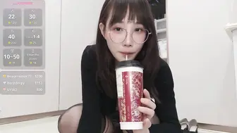 Stripchat #Nancy-A1 眼镜女学生 M腿大开自慰 爽到翻白眼高潮喷水