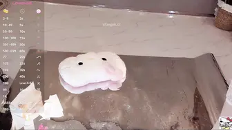 极品美女自慰喷水福利，粉穴狂抠到高潮直流